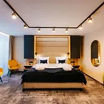 Hotel Auris 4*