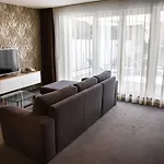 Auris Hotel 4*