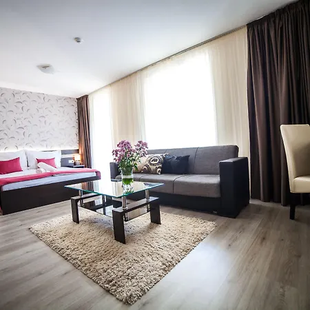 Auris Hotel 4*