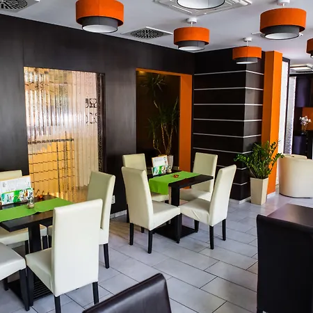 Auris Hotel 4*