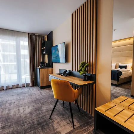 Auris 4* سيغيد