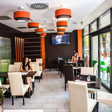 Auris Hotel
